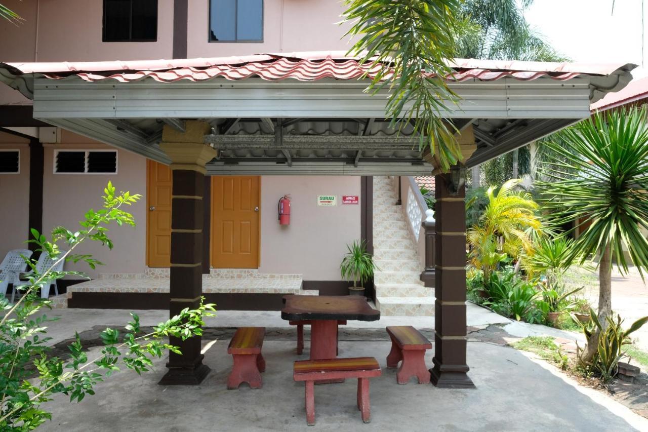Oyo 44005 Senangin Resort & Cafe Tumpat Екстериор снимка